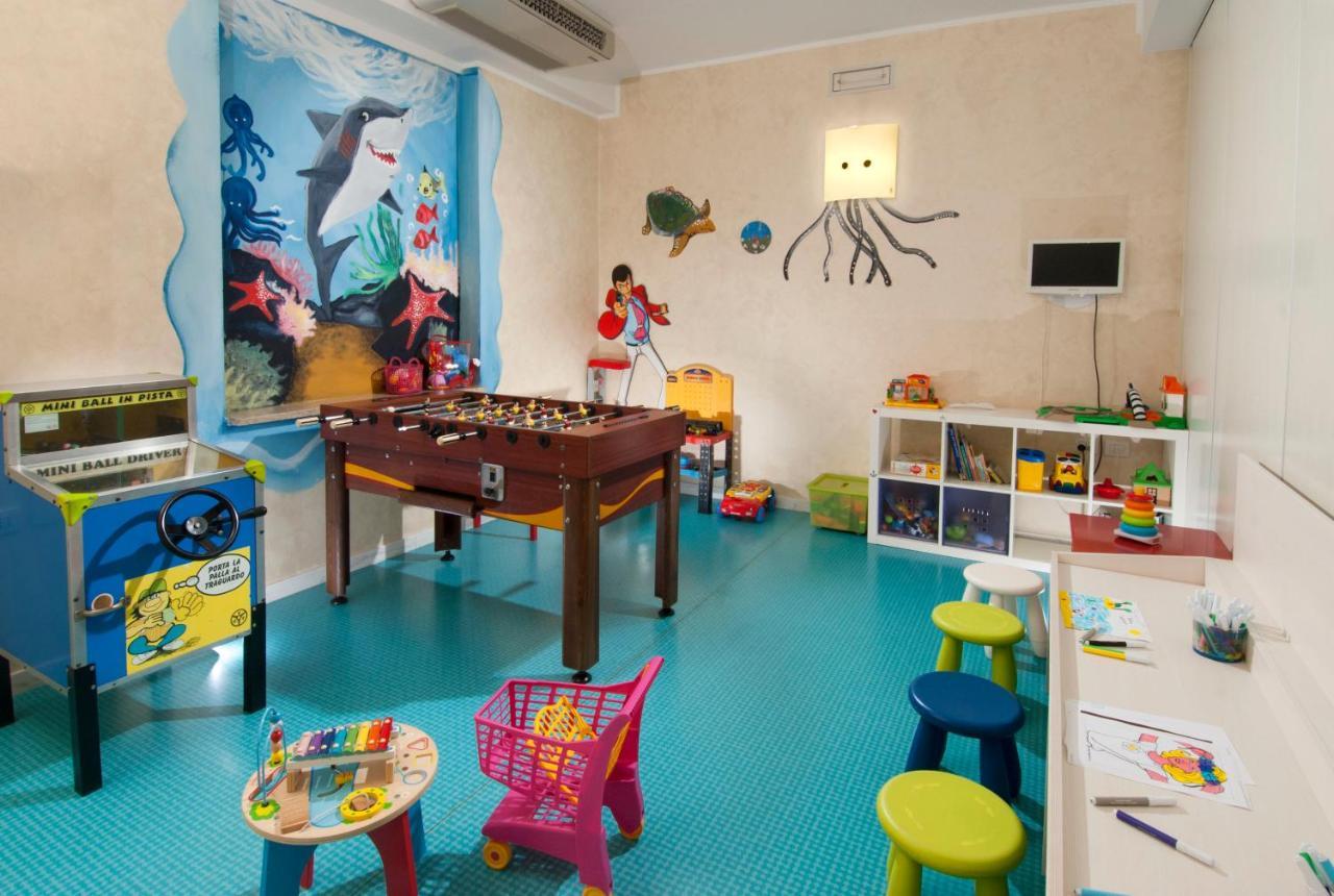 Hotel Prestige Cattolica Eksteriør billede