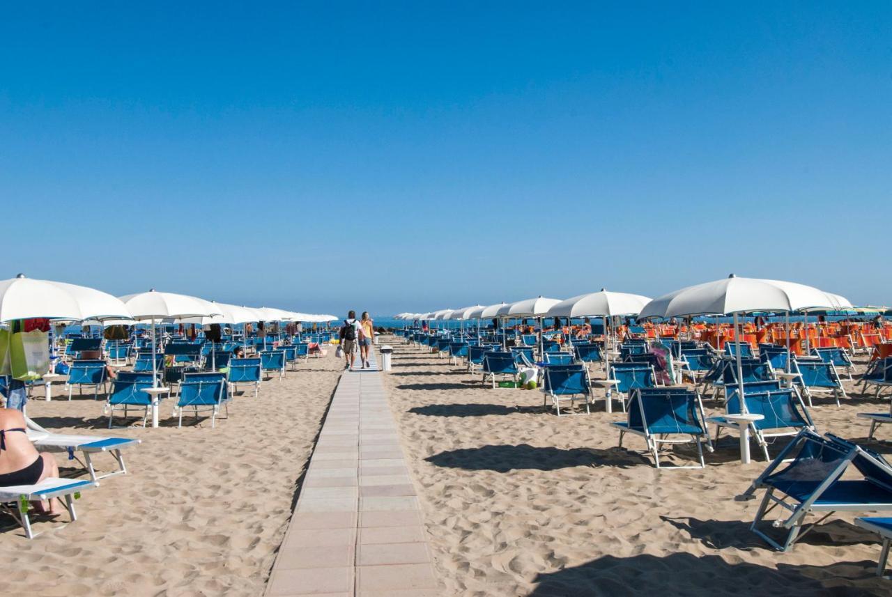 Hotel Prestige Cattolica Eksteriør billede
