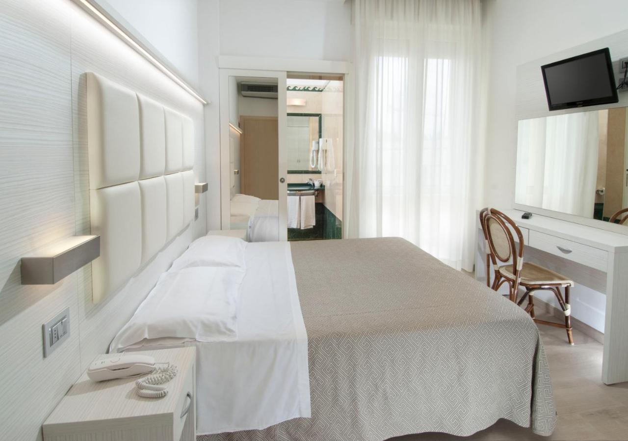 Hotel Prestige Cattolica Eksteriør billede
