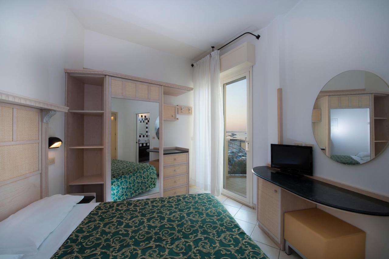 Hotel Prestige Cattolica Eksteriør billede