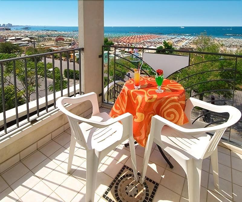 Hotel Prestige Cattolica Eksteriør billede