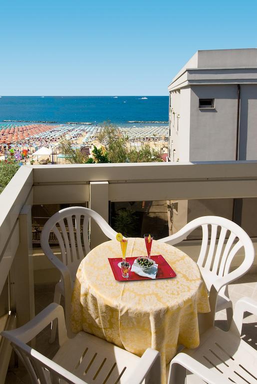 Hotel Prestige Cattolica Værelse billede