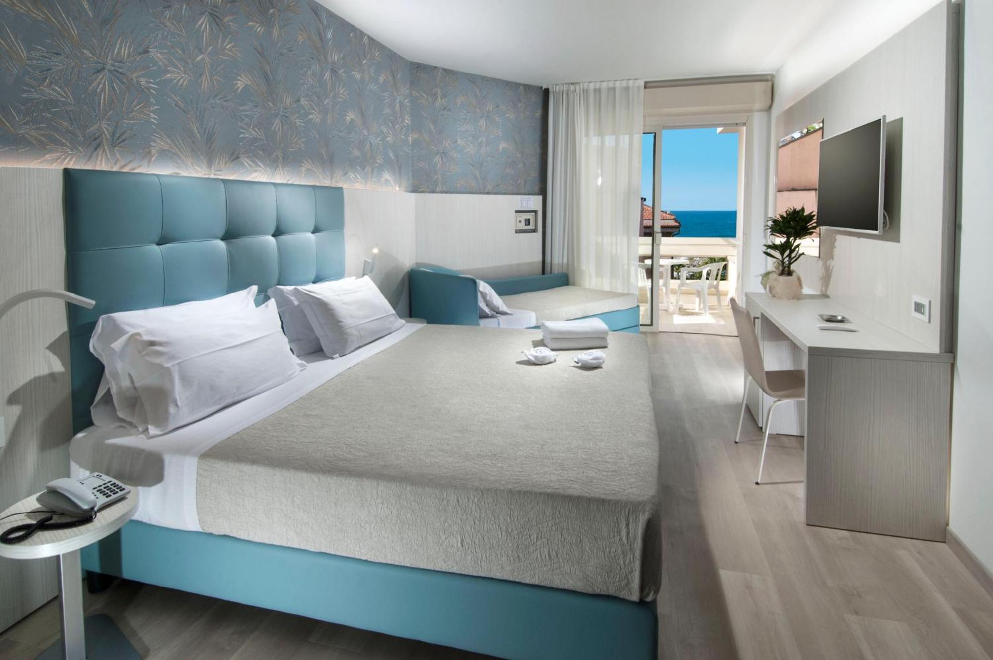 Hotel Prestige Cattolica Eksteriør billede