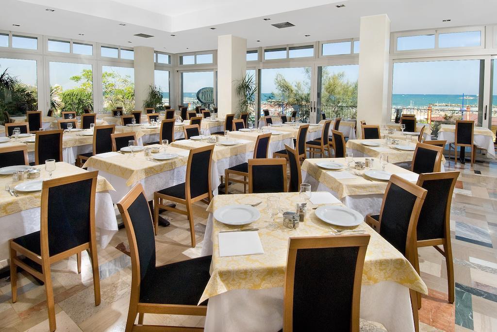 Hotel Prestige Cattolica Eksteriør billede