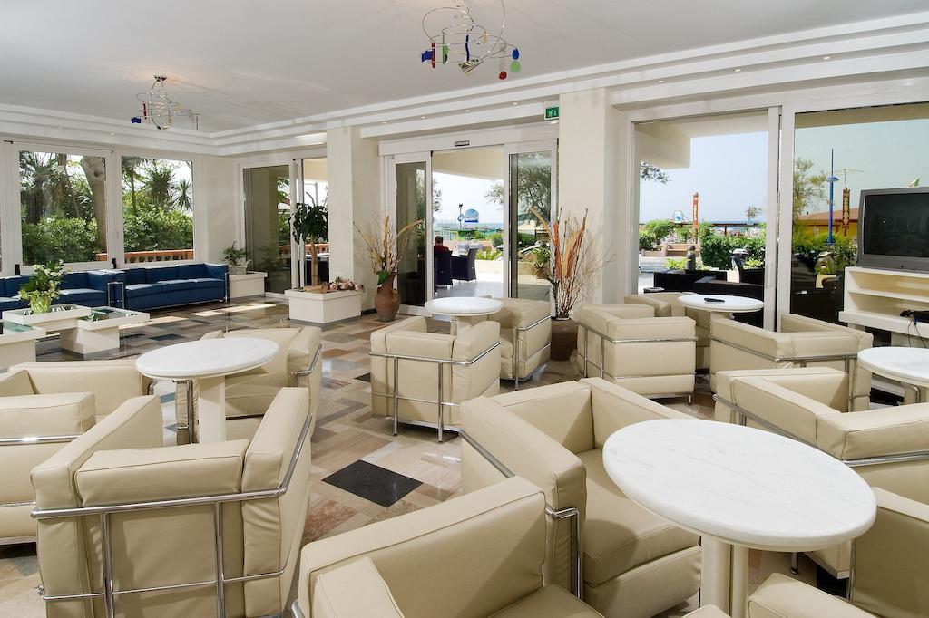 Hotel Prestige Cattolica Eksteriør billede