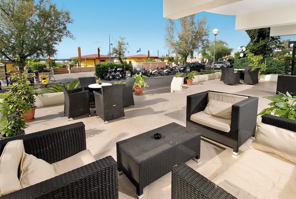 Hotel Prestige Cattolica Eksteriør billede