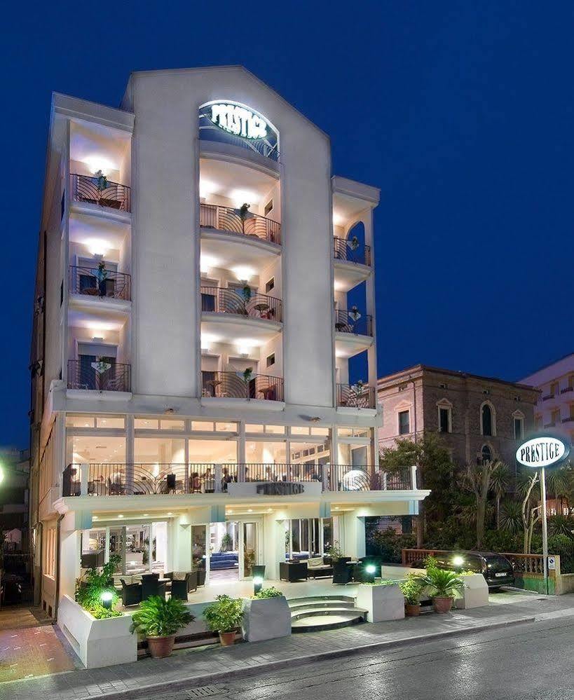 Hotel Prestige Cattolica Eksteriør billede